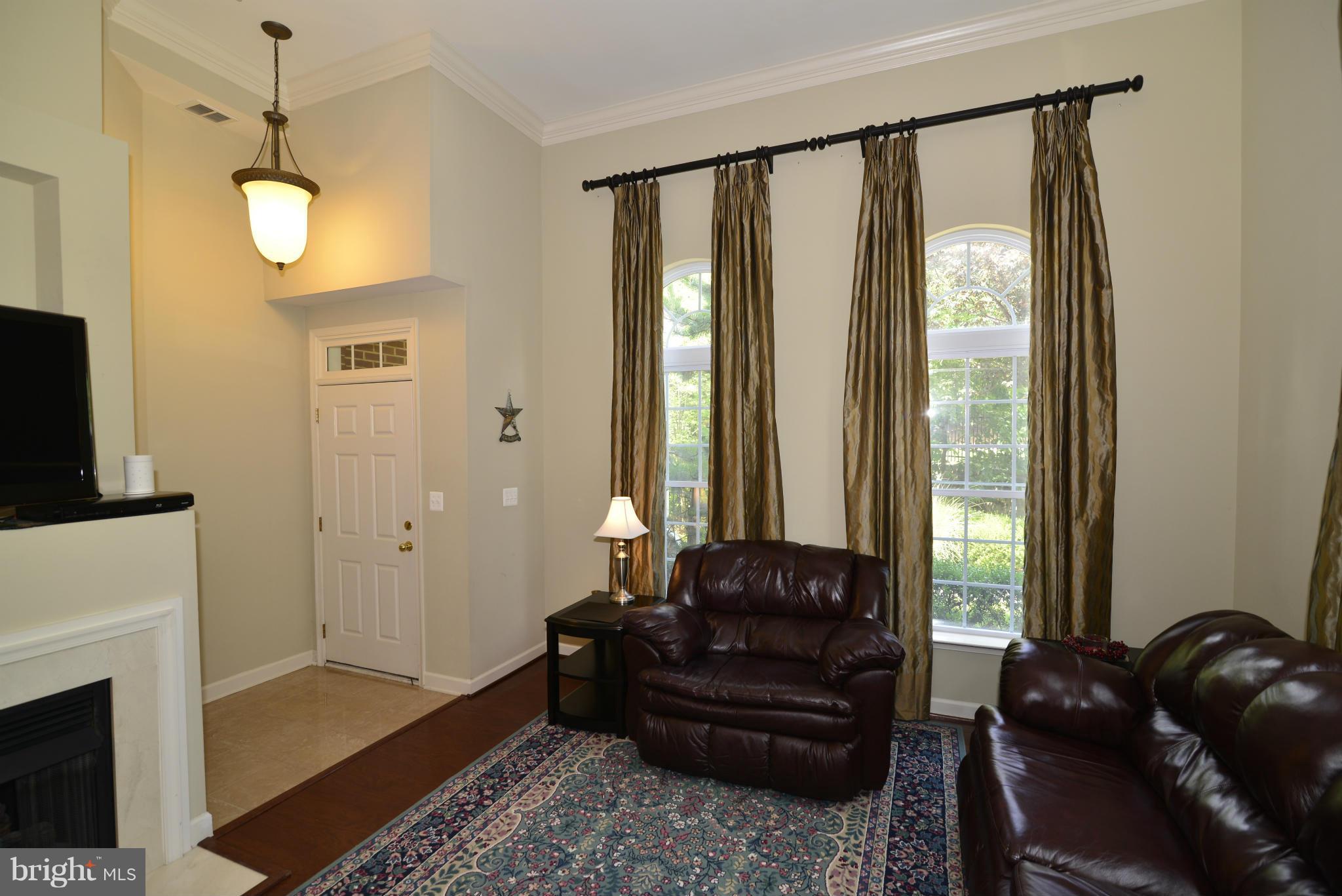 12434 Liberty Bridge Road, Unit 306A Fairfax, VA 22033 - Photo 5 of 20 Light and Bright Living Room