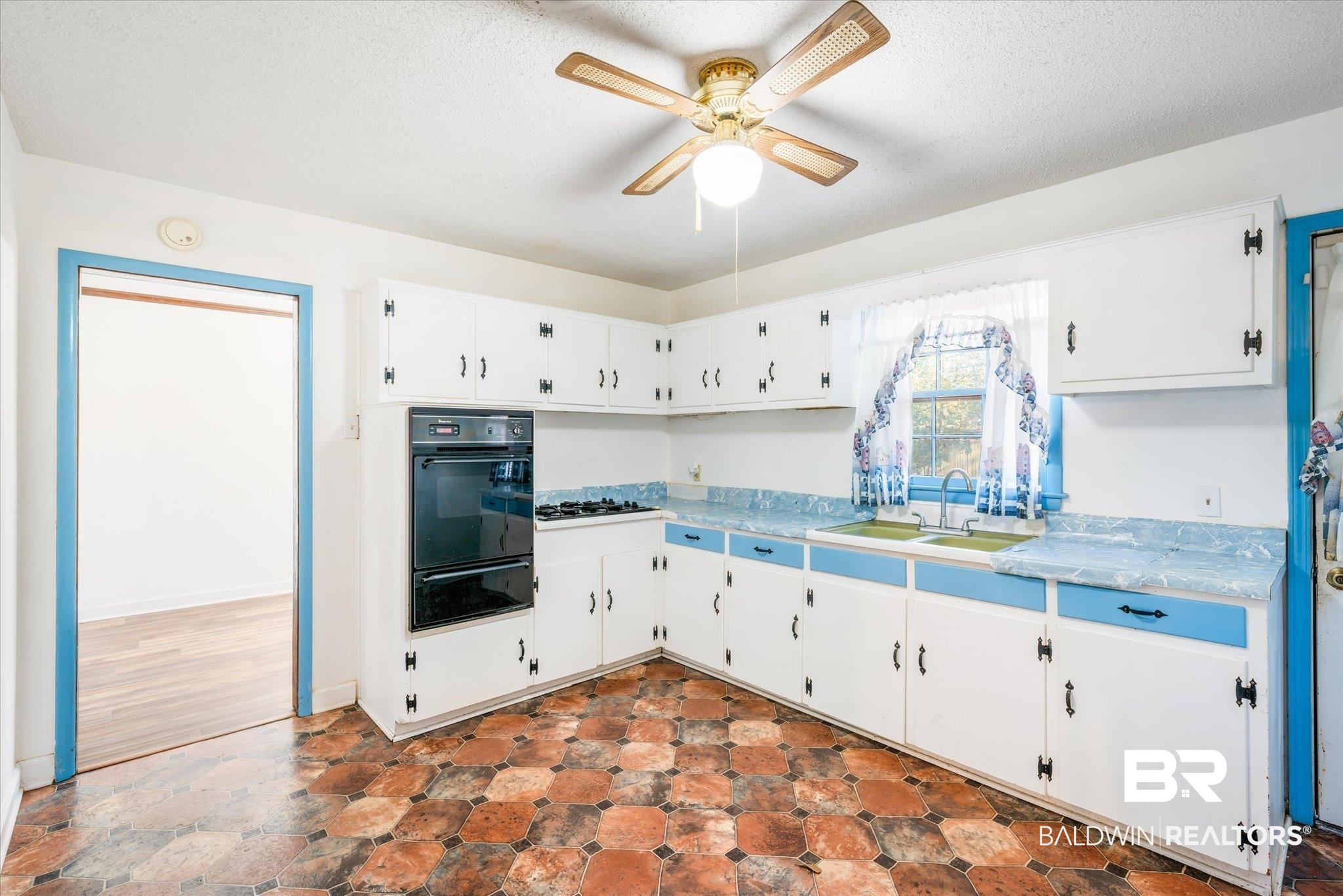 3019 Curry Drive West Mobile, AL 36605 - Photo 8 of 19 Kitchen