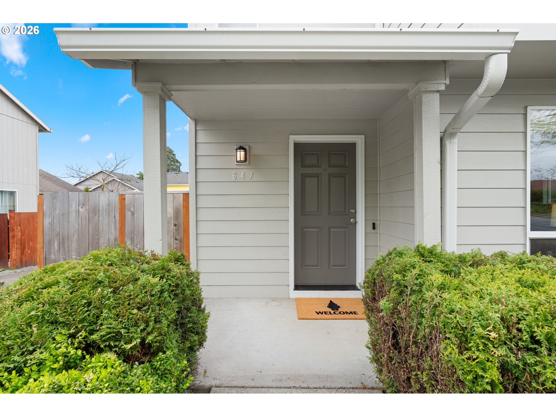 647 Southeast Hogan Road Gresham, OR 97080 - Photo 4 of 35