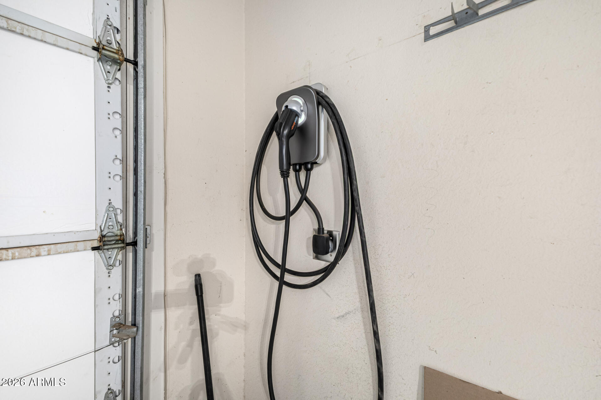 2710 East Rock Wren Road Phoenix, AZ 85048 - Photo 28 of 56 a view of a entryway