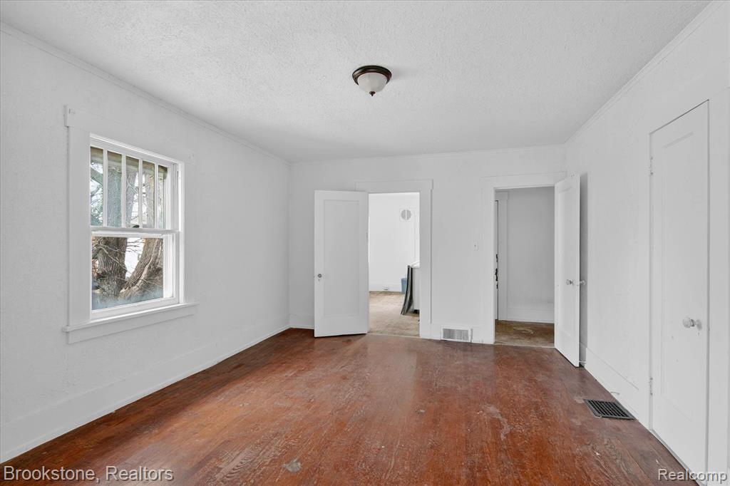 319 Homecrest Road Jackson, MI 49201 - Photo 16 of 24 Gallery Image 16