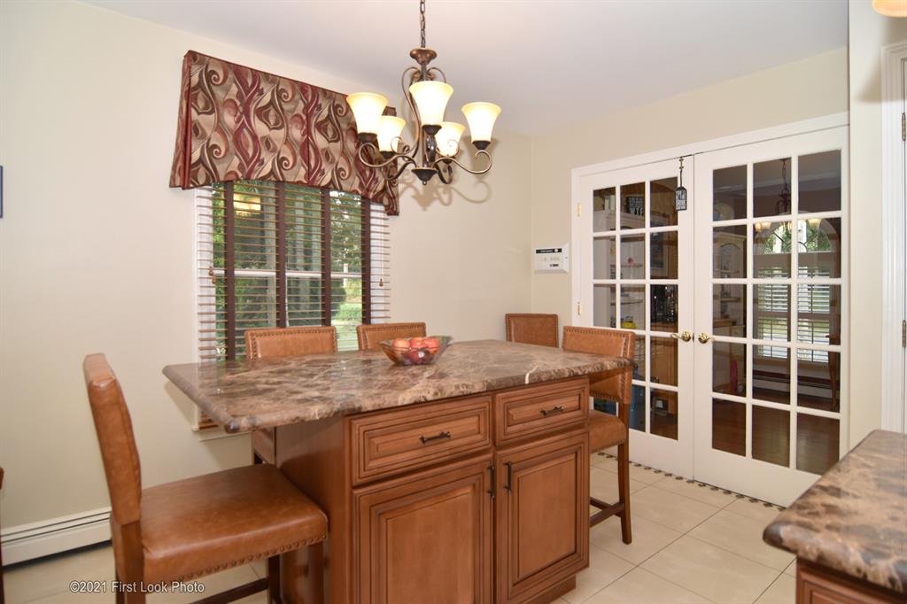 94 Angell Road Lincoln, RI 02865 - Photo 6 of 37 Gallery Image 6