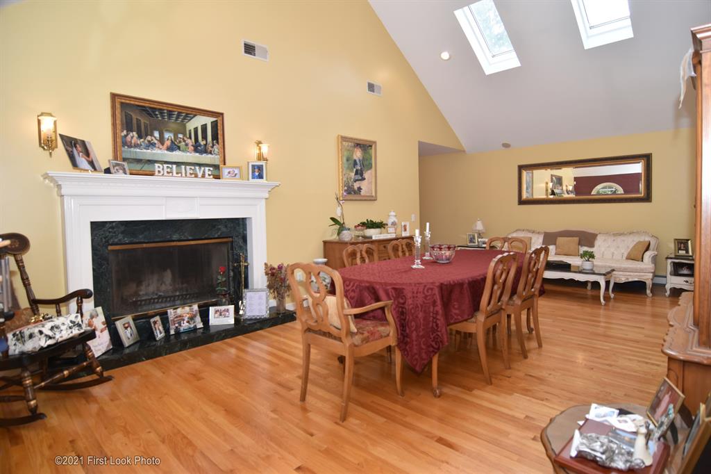94 Angell Road Lincoln, RI 02865 - Photo 7 of 37 Gallery Image 7