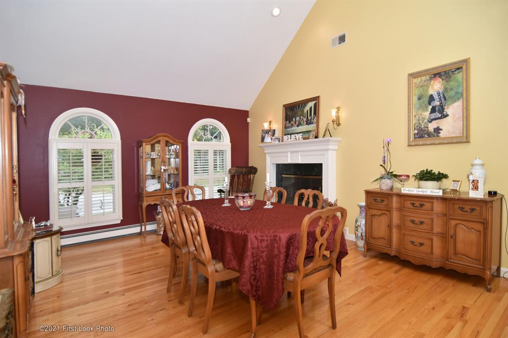 94 Angell Road Lincoln, RI 02865 - Photo 8 of 37 Gallery Image 8