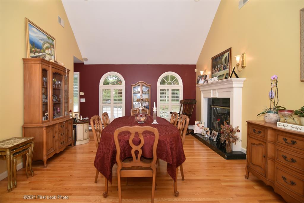 94 Angell Road Lincoln, RI 02865 - Photo 9 of 37 Gallery Image 9