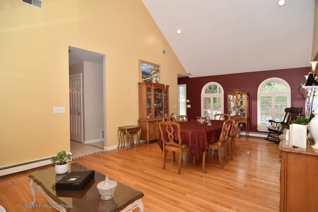 94 Angell Road Lincoln, RI 02865 - Photo 10 of 37 Gallery Image 10