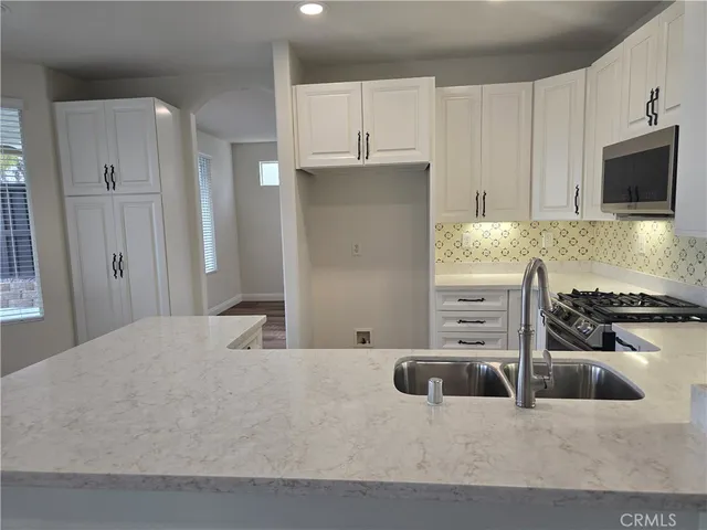 $4,100 | 32921 Adelante Street, Temecula, CA 92592