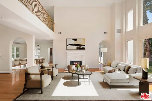 $2,880,000 | 4755 Vanalden Avenue, Tarzana, CA 91356