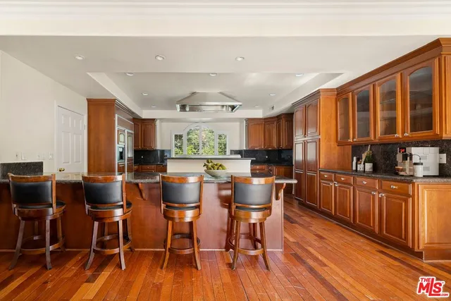 $2,880,000 | 4755 Vanalden Avenue, Tarzana, CA 91356