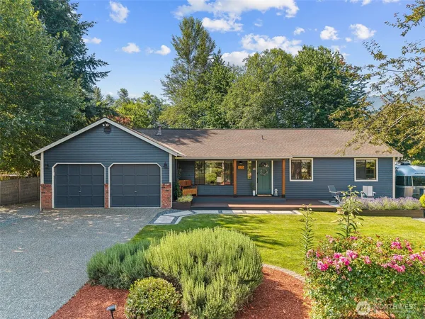 $895,000 | 325 Northeast 4th Street, North Bend, WA 98045