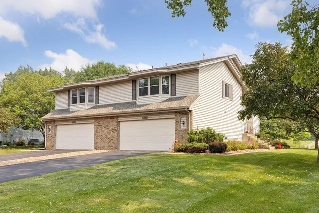 $299,900 | 6840 Thames Road, Woodbury, MN 55125