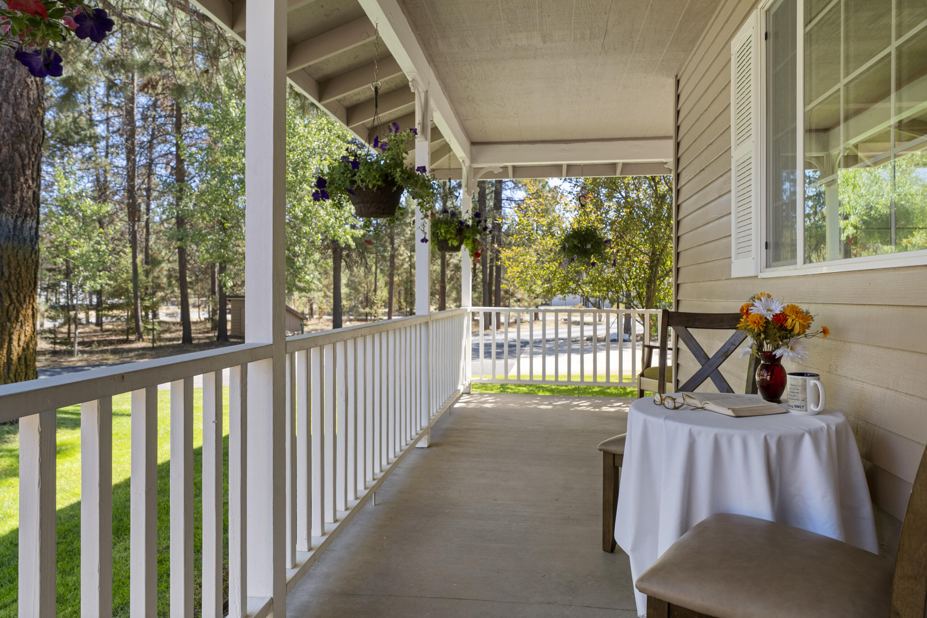 51445 Ash Road La Pine, OR 97739 - Photo 4 of 50 33-Front Porch