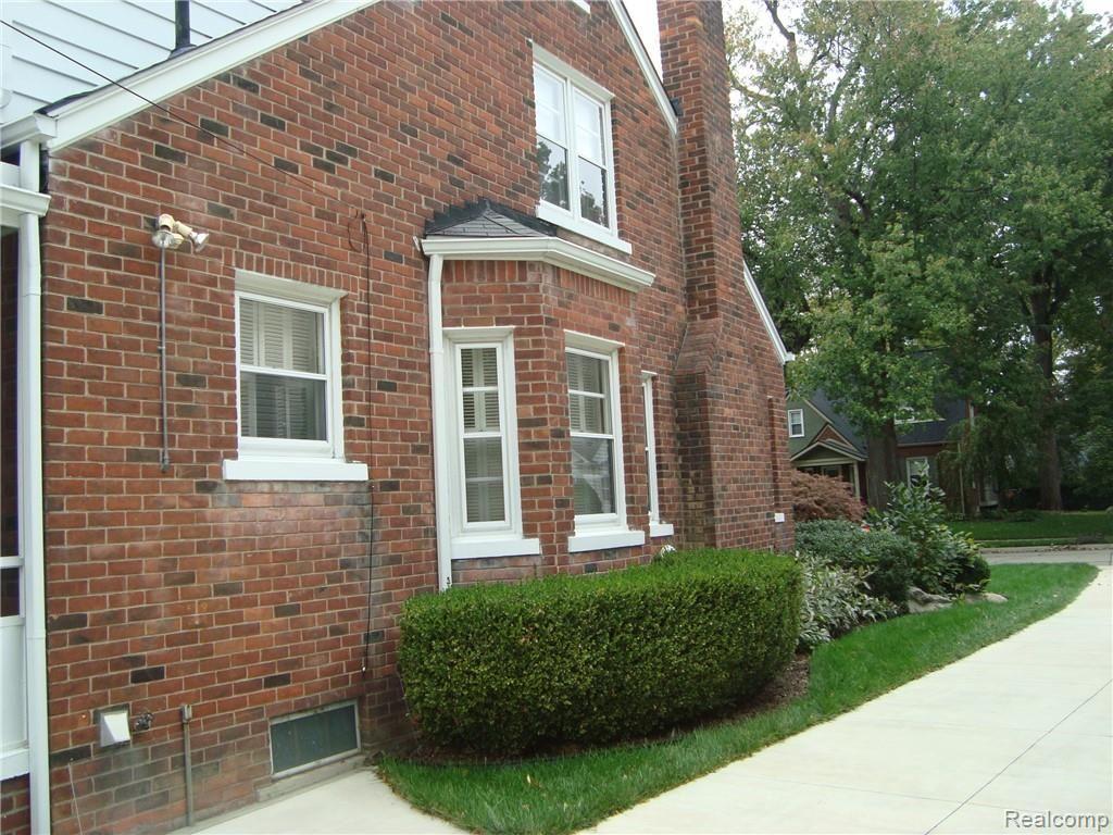 1907 Dorothea Road Berkley, MI 48072 - Photo 31 of 32 Side View