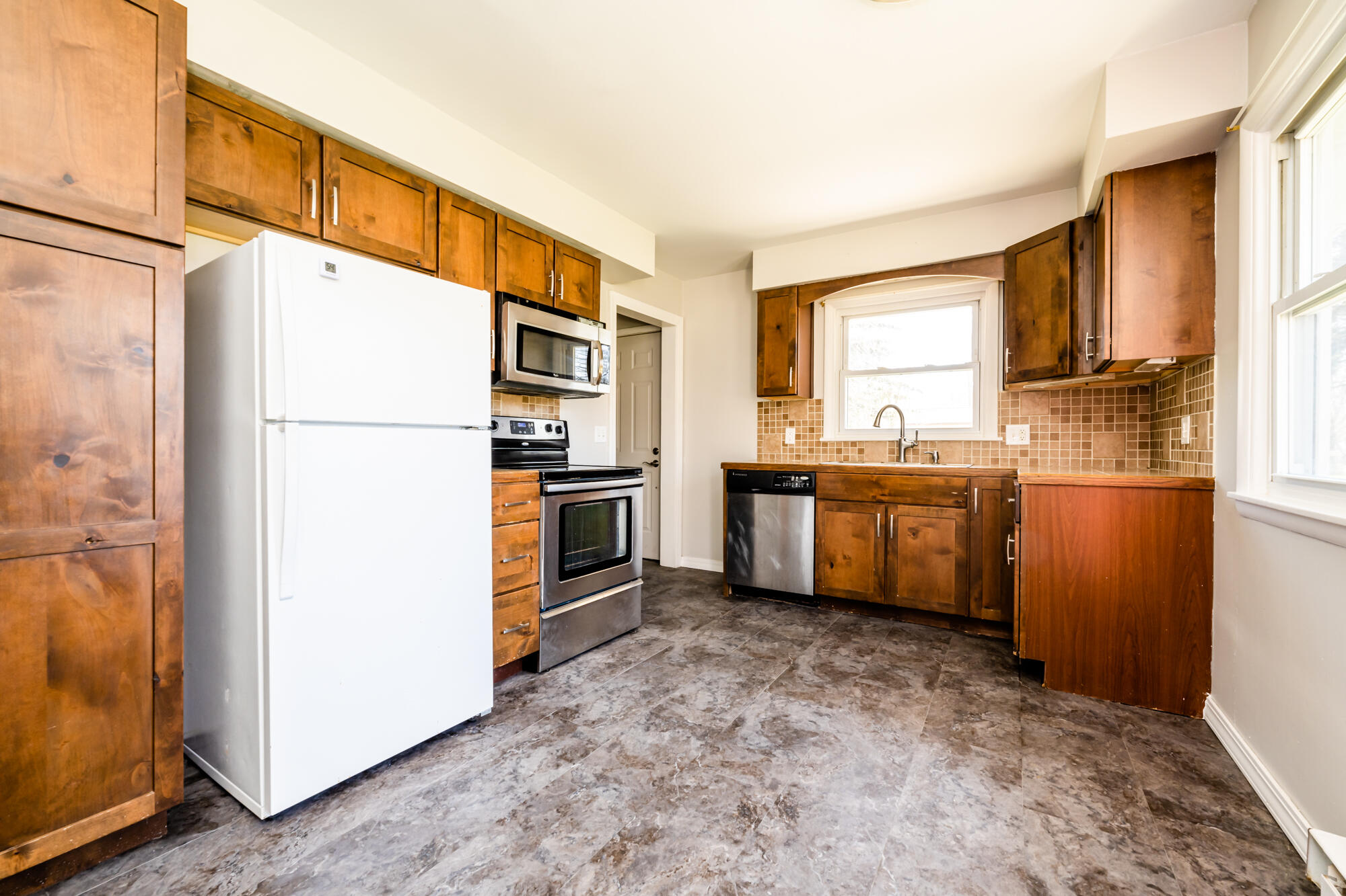 6171 Defield Road Coloma, MI 49038 - Photo 8 of 16 Defield-108
