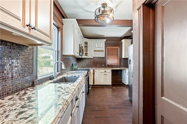 $380,000 | 2803 Harrison Street, Kansas City, MO 64109