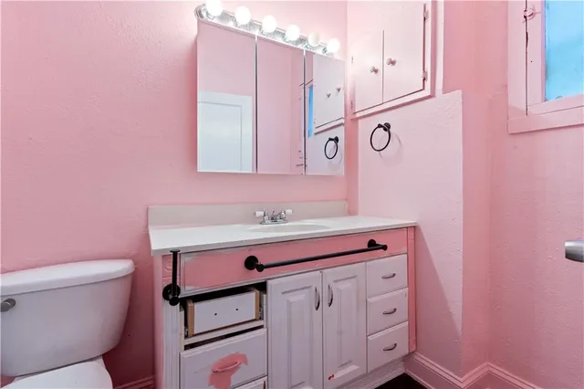 $380,000 | 2803 Harrison Street, Kansas City, MO 64109