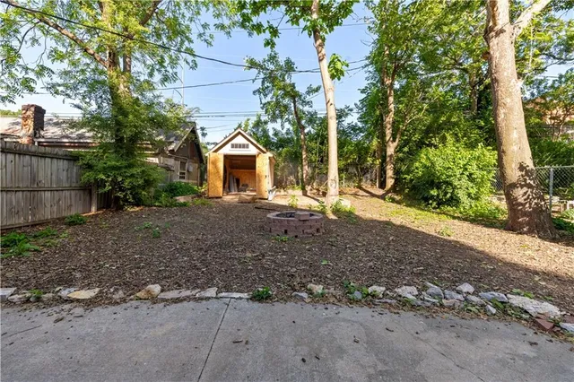 $380,000 | 2803 Harrison Street, Kansas City, MO 64109