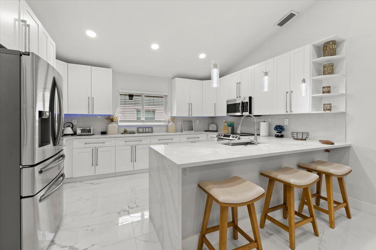 5136 Beechwood Road Delray Beach, FL 33484 - Photo 13 of 39 Interior