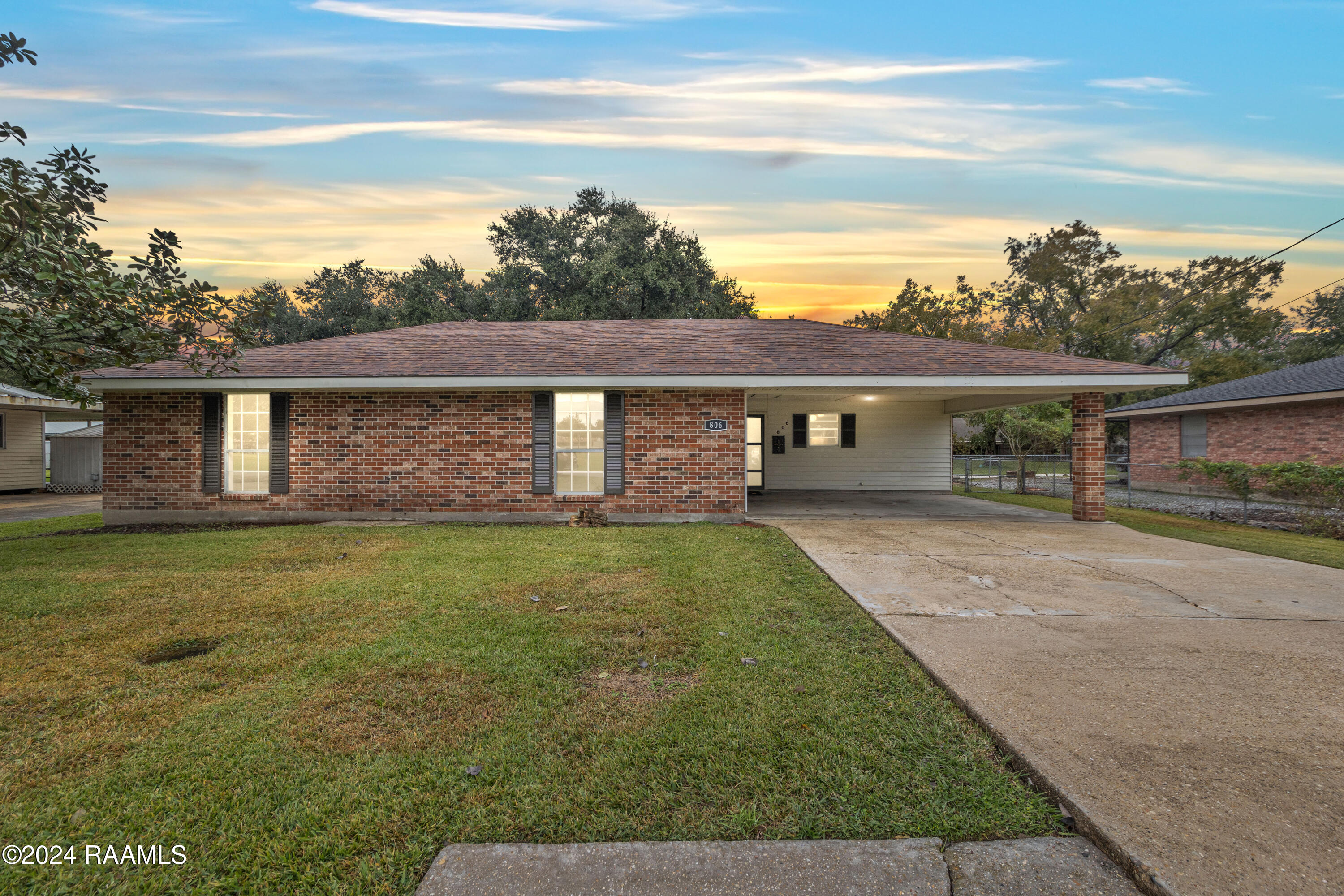 806 Ave A Scott, LA 70583 - Photo 16 of 16 twilight