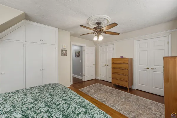 $515,000 | 1303 Southwest Pembroke Lane, Topeka, KS 66604