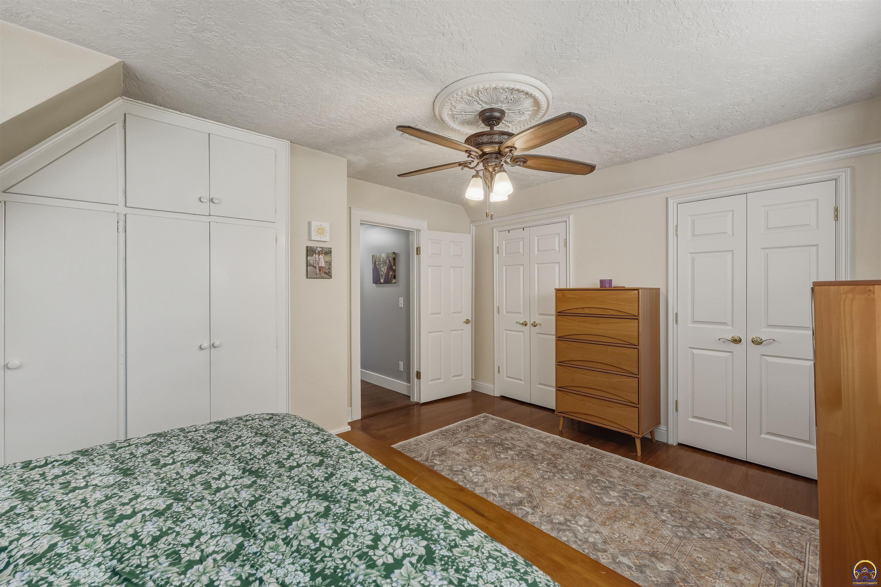 1303 Southwest Pembroke Lane Topeka, KS 66604 - Photo 17 of 53