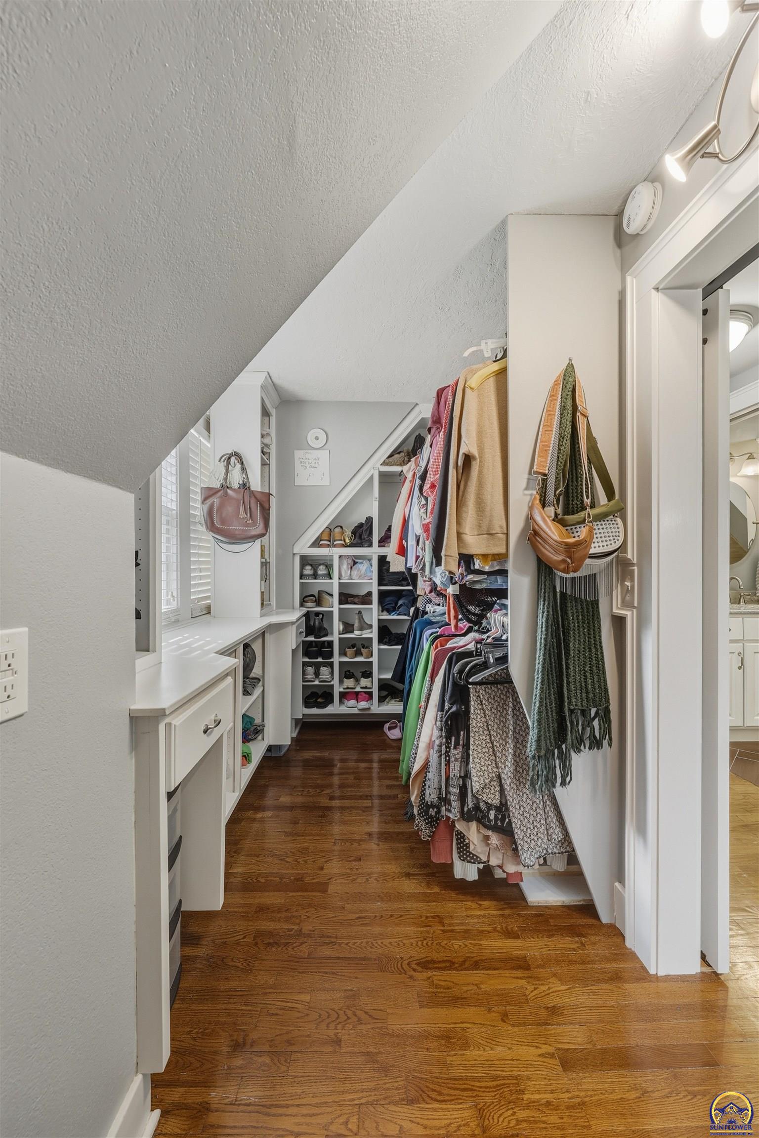 1303 Southwest Pembroke Lane Topeka, KS 66604 - Photo 19 of 53