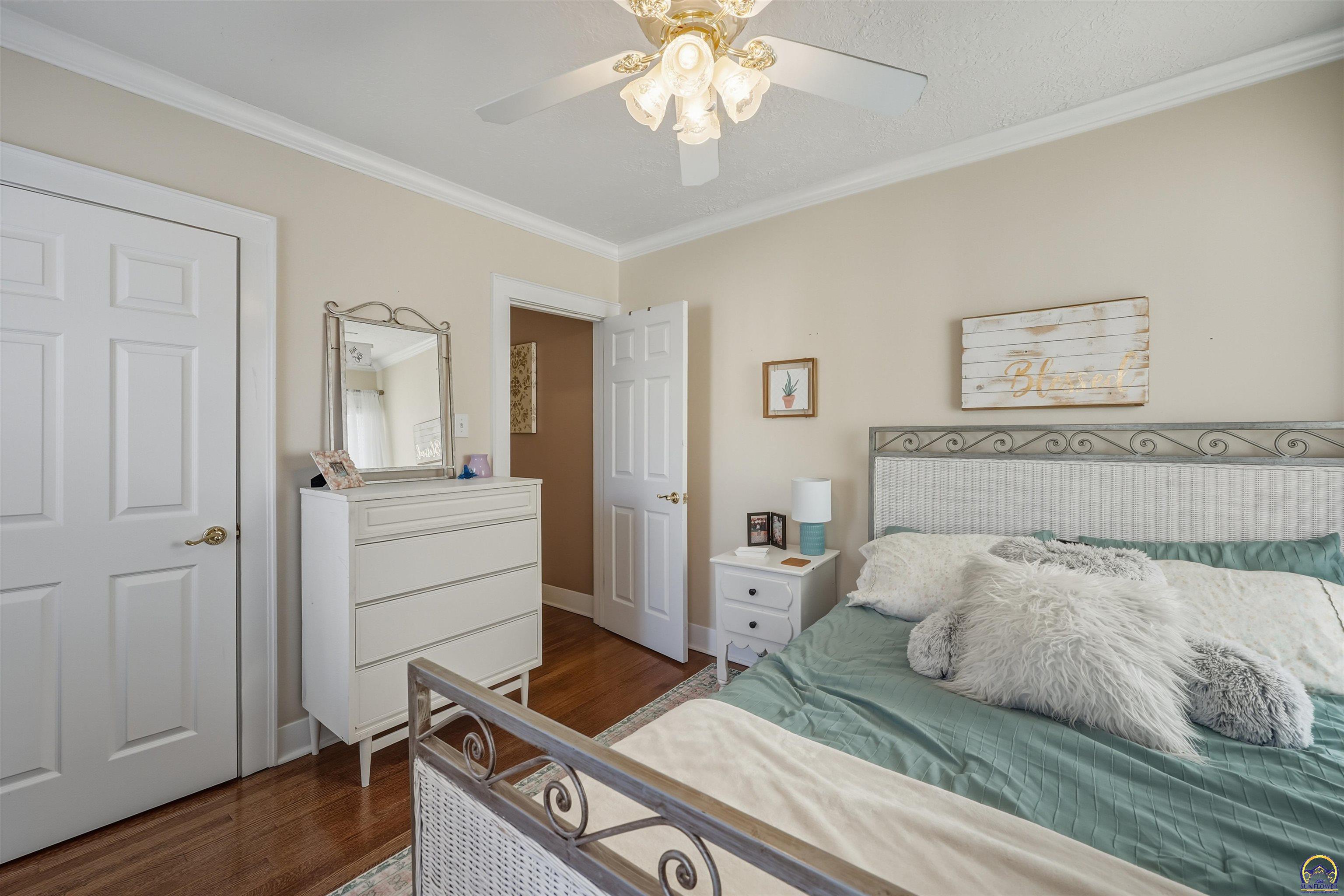 1303 Southwest Pembroke Lane Topeka, KS 66604 - Photo 31 of 53