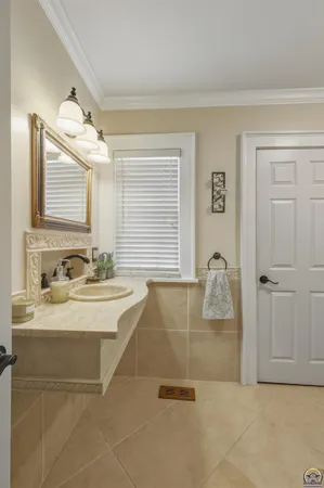 $515,000 | 1303 Southwest Pembroke Lane, Topeka, KS 66604