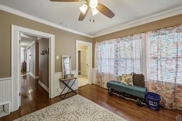 $525,000 | 1303 Southwest Pembroke Lane, Topeka, KS 66604