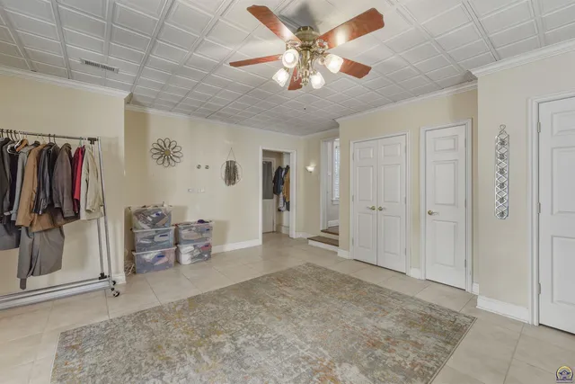 $525,000 | 1303 Southwest Pembroke Lane, Topeka, KS 66604