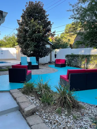 $515,000 | 1303 Southwest Pembroke Lane, Topeka, KS 66604