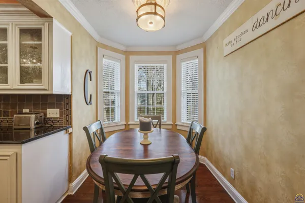 $515,000 | 1303 Southwest Pembroke Lane, Topeka, KS 66604