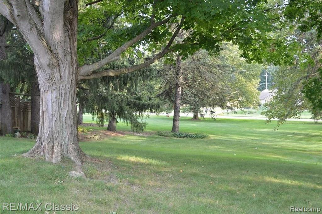 24720 Farmington Road Farmington Hills, MI 48336 - Photo 25 of 30