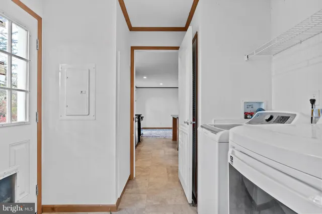 a view of utility room