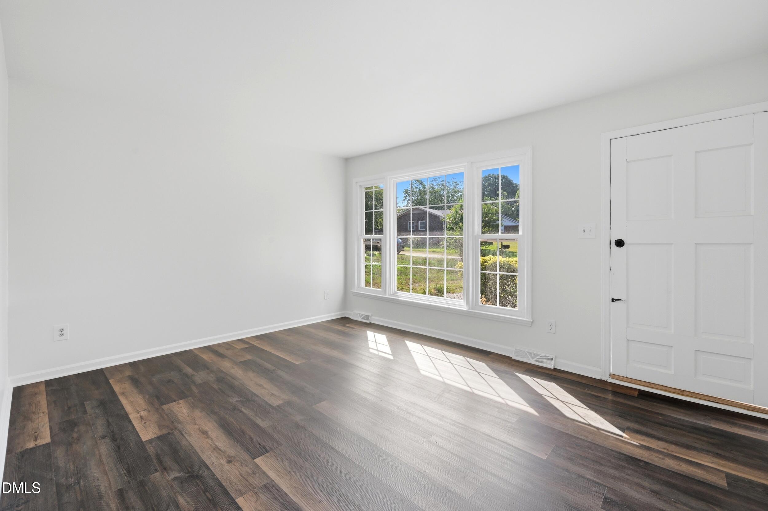 2901 Wicklow Place Raleigh, NC 27604 - Photo 5 of 35 027