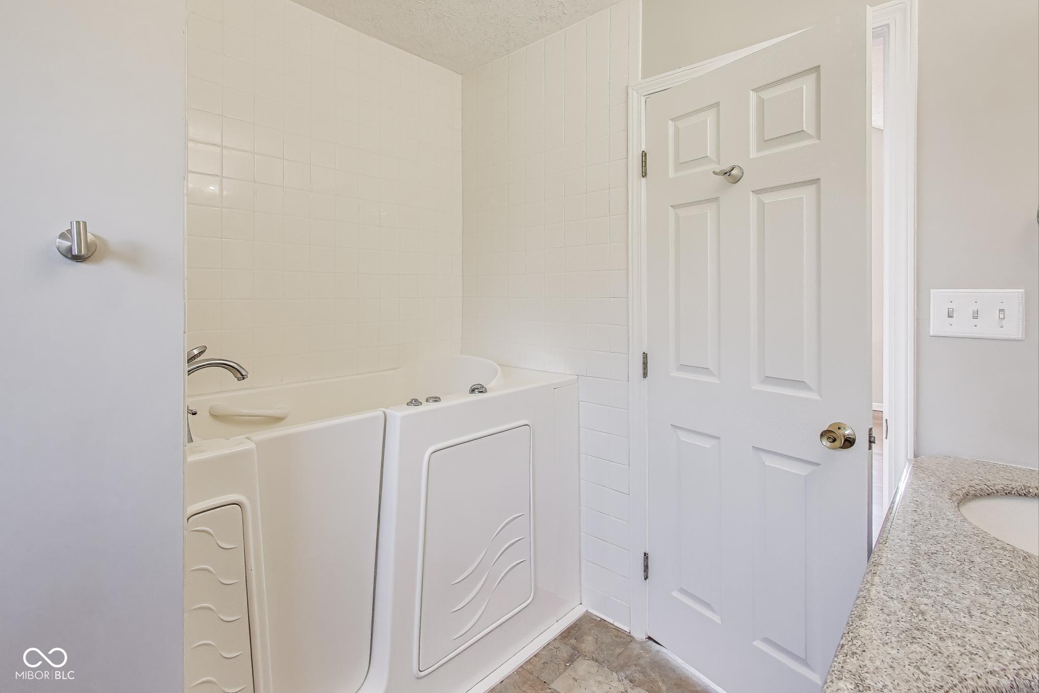 5397 Rippling Brook Way Carmel, IN 46033 - Photo 22 of 40 Gallery Image 22