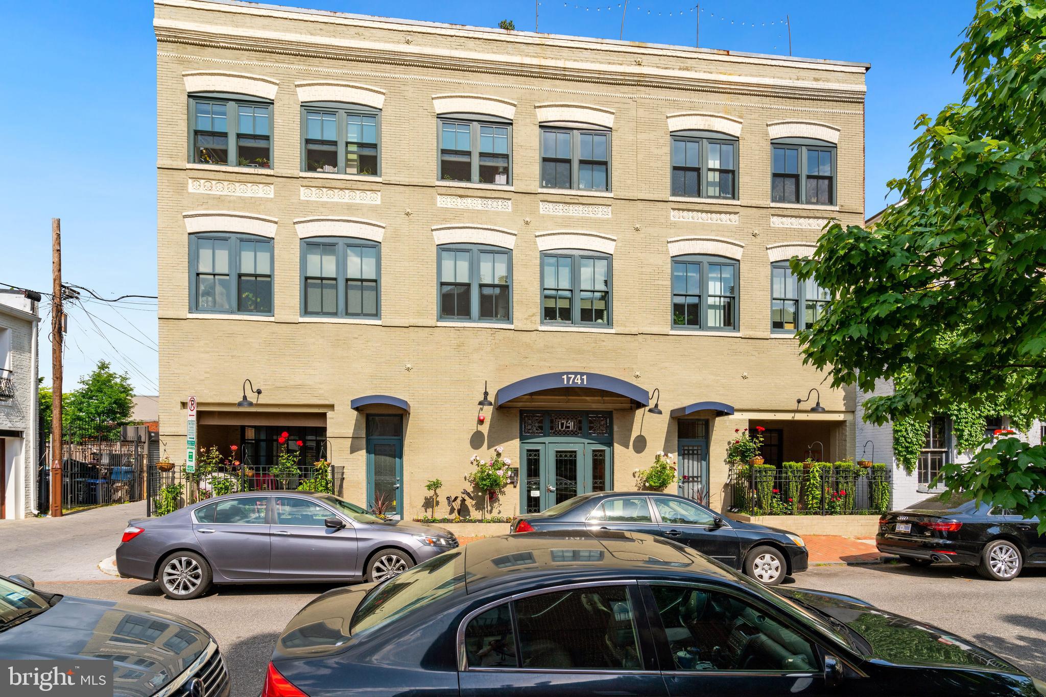 1741 Johnson Avenue Northwest, Unit 102 Washington, DC 20009 - Photo 3 of 43