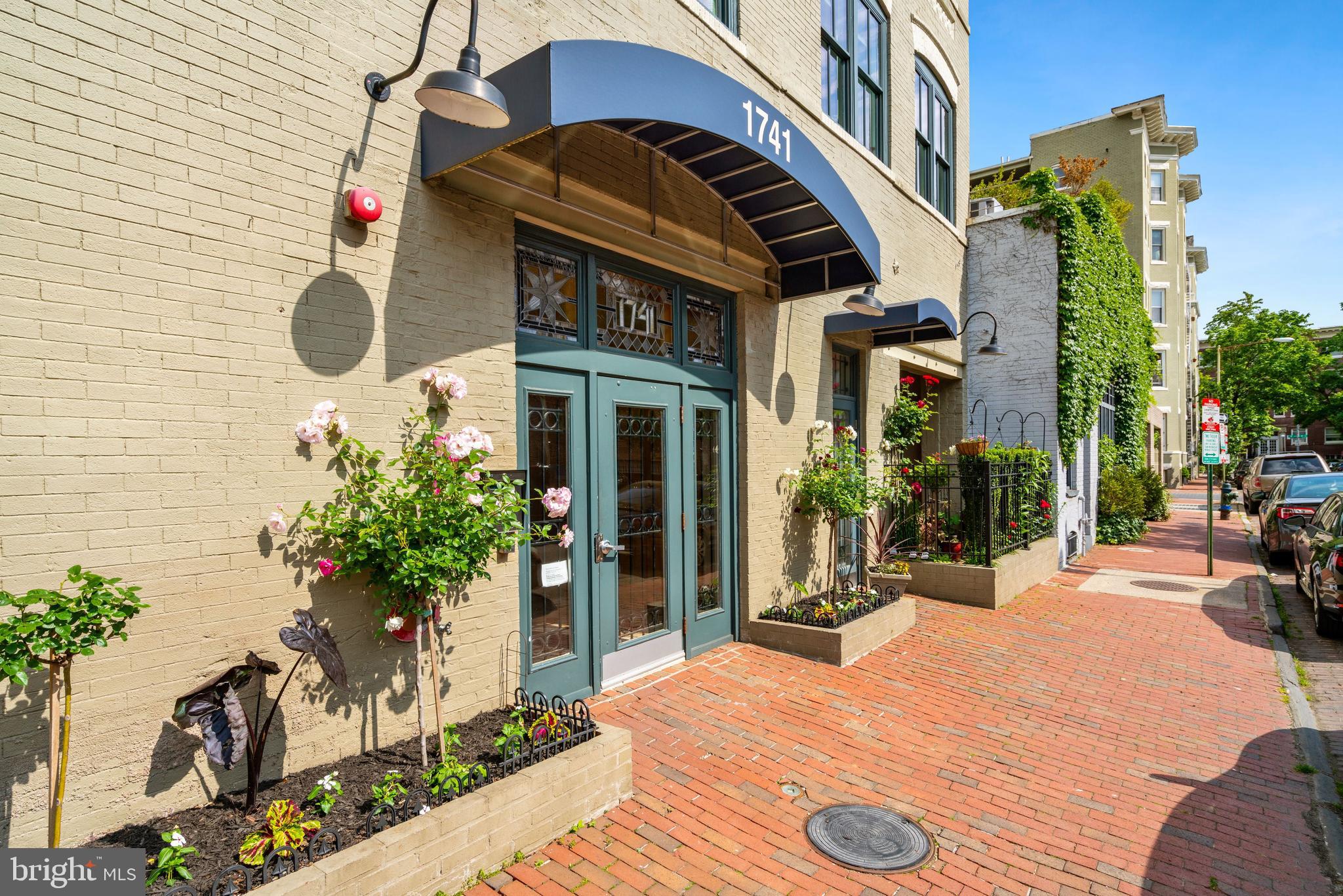 1741 Johnson Avenue Northwest, Unit 102 Washington, DC 20009 - Photo 4 of 43