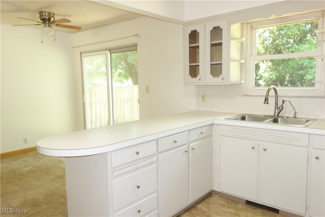 3052 Prior Road Akron, OH 44319 - Photo 11 of 28 Roomy Kitchen is Sure to be one of your favorite rooms