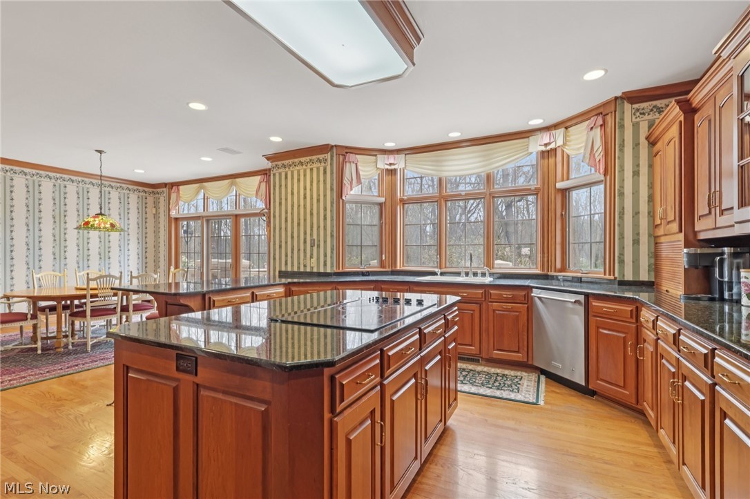 2850 Roundhill Road Akron, OH 44333 - Photo 9 of 47