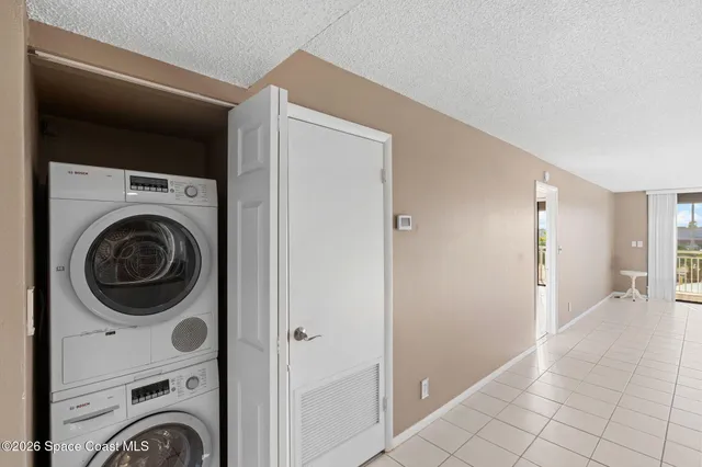 $350,000 | 877 N Highway, Unit 208, Indialantic, FL 32903