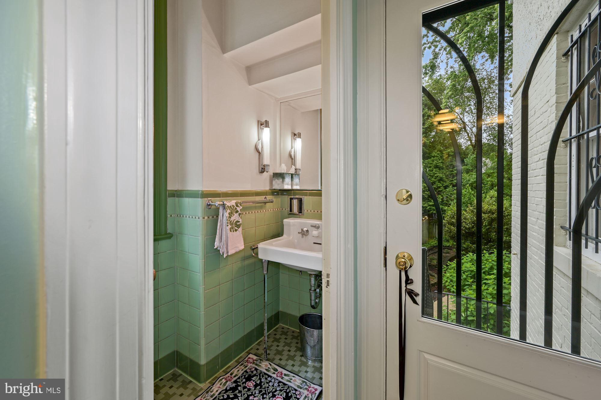 3215 Klingle Road Northwest Washington, DC 20008 - Photo 12 of 35 Powder Room