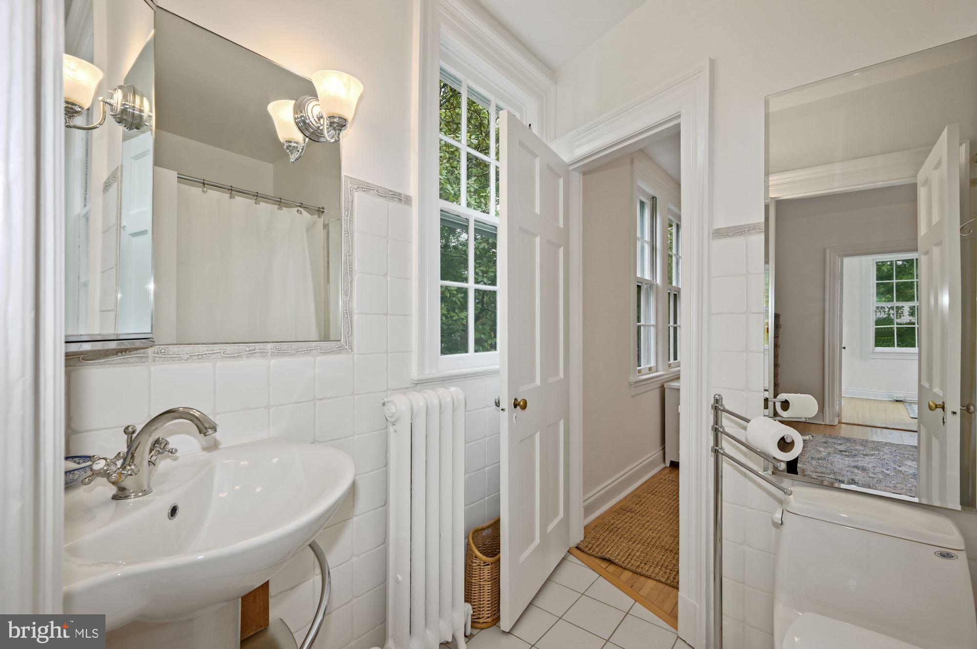 3215 Klingle Road Northwest Washington, DC 20008 - Photo 22 of 35 Full Bathroom