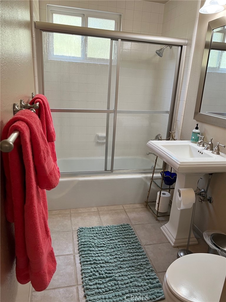 2858 Forist Lane Merced, CA 95340 - Photo 41 of 57 a bathroom with a sink toilet and shower