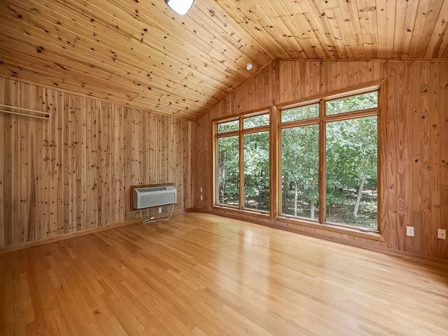 $775,000 | 20980 Parkfield Avenue, Jordan, MN 55352