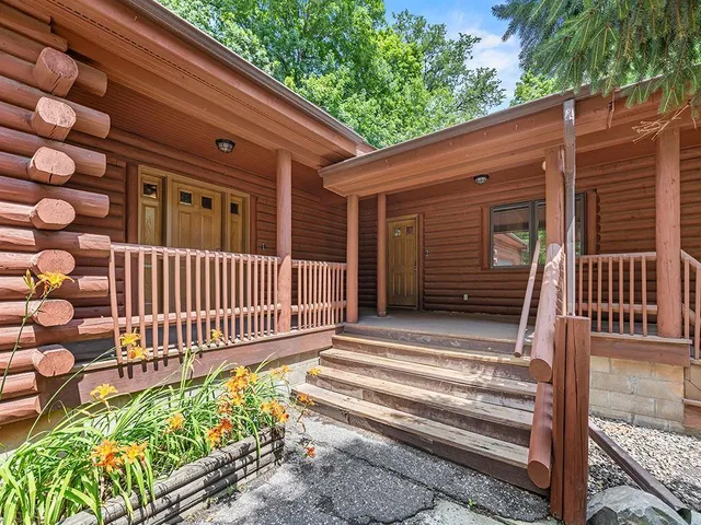 $775,000 | 20980 Parkfield Avenue, Jordan, MN 55352