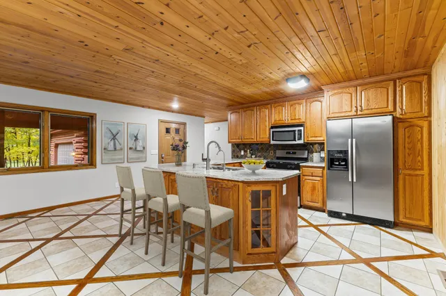 $775,000 | 20980 Parkfield Avenue, Jordan, MN 55352