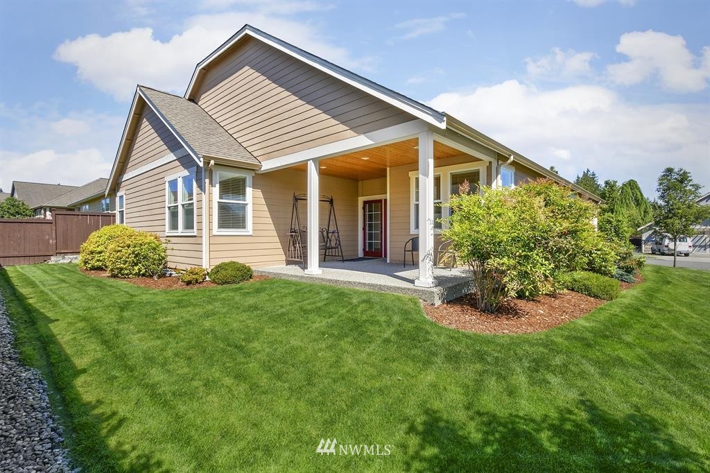 994 Chestnut Loop Mount Vernon, WA 98274 - Photo 3 of 23 Gallery Image 3