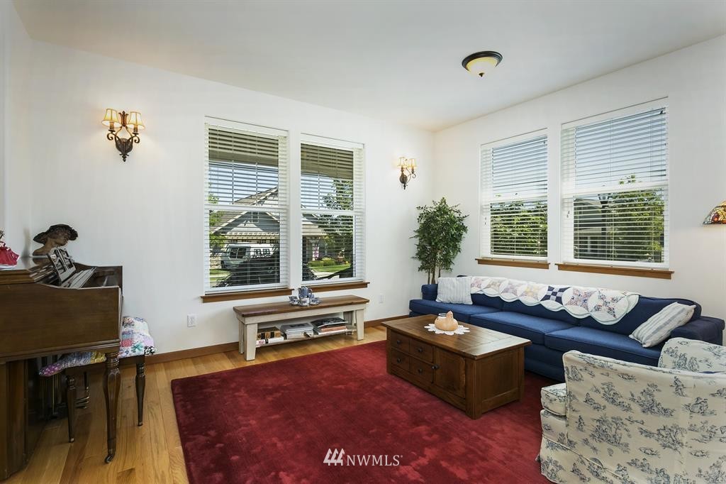 994 Chestnut Loop Mount Vernon, WA 98274 - Photo 5 of 23 Gallery Image 5