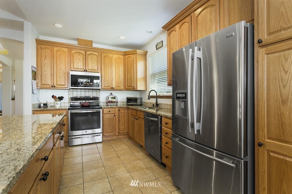 994 Chestnut Loop Mount Vernon, WA 98274 - Photo 9 of 23 Gallery Image 9
